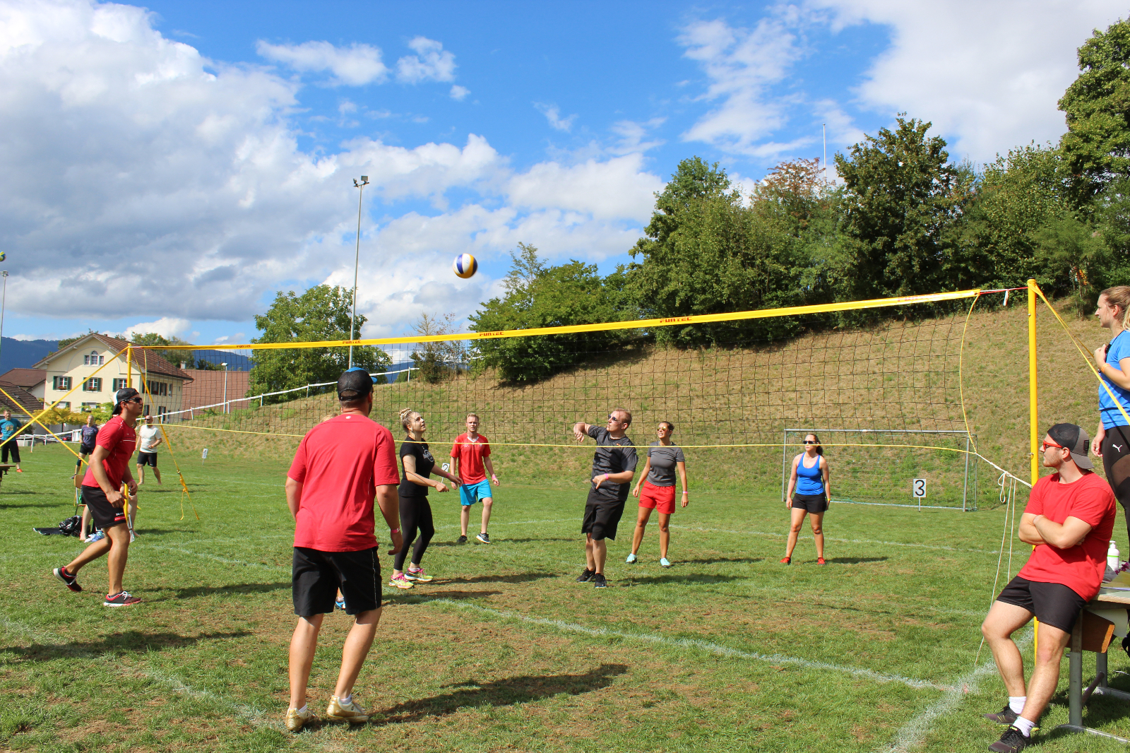 Volley  (99)